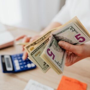 how to leverage debt